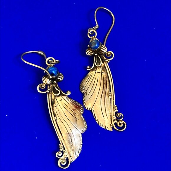 From Bali: Sterling butterfly wing earrings in silver with lapis lazuli - Picture 2 of 5